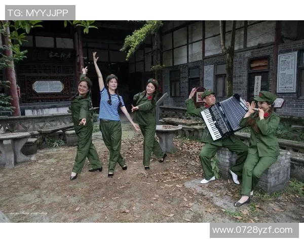 初恋的甜蜜与足球的激情交织在一起的青春岁月回忆